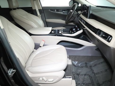 Used 2021 Lincoln Nautilus Reserve AWD/4WD image 34