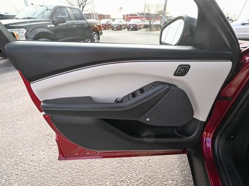 Certified 2025 Ford Mustang Mach-E Premium image 20