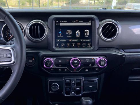 Used 2023 Jeep Wrangler Sahara image 7