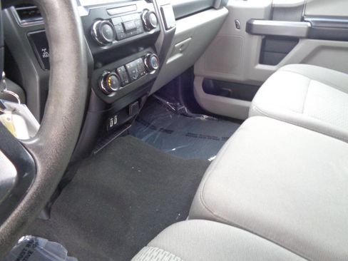 Used 2019 Ford F250 XLT w/ XLT Premium Package image 48