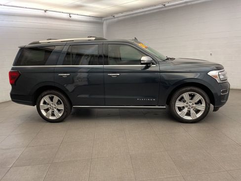 Used 2024 Ford Expedition Platinum image 5