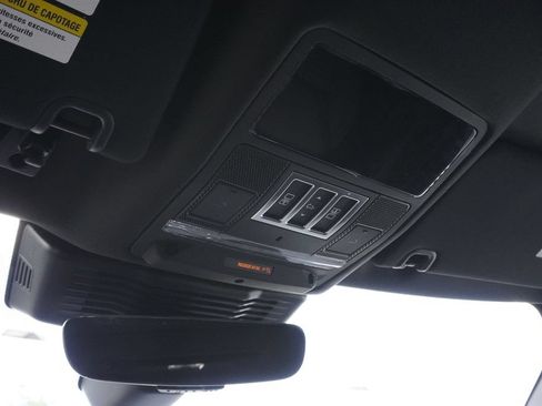 New 2026 Land Rover Discovery S AWD/4WD image 16