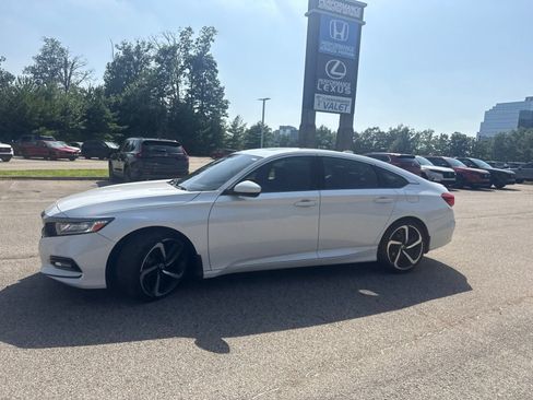 Used 2019 Honda Accord Sport image 8