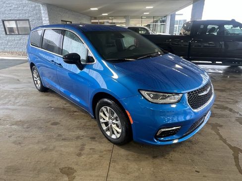 New 2026 Chrysler Pacifica Select image 19
