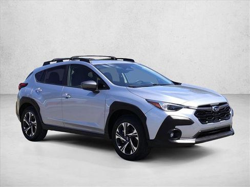 Used 2024 Subaru Crosstrek 2.0i Premium AWD/4WD image 3