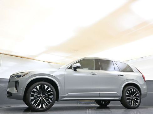 New 2026 Volvo XC90 B6 Plus w/ Protection Package Premier image 40