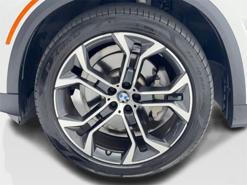 Used 2022 BMW X5 sDrive40i w/ Premium Package image 57