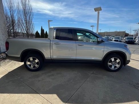 Certified 2025 Honda Ridgeline RTL image 3