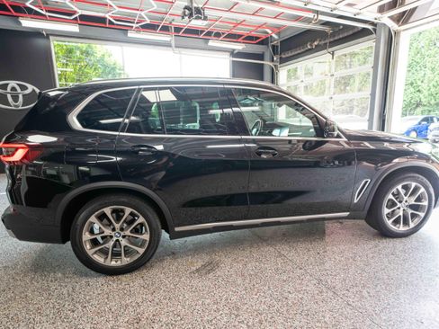 Used 2023 BMW X5 xDrive40i w/ Premium Package AWD/4WD image 4