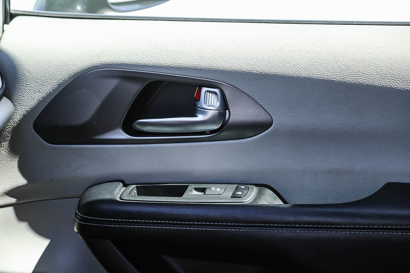 Used 2022 Chrysler Pacifica Touring-L FWD image 18