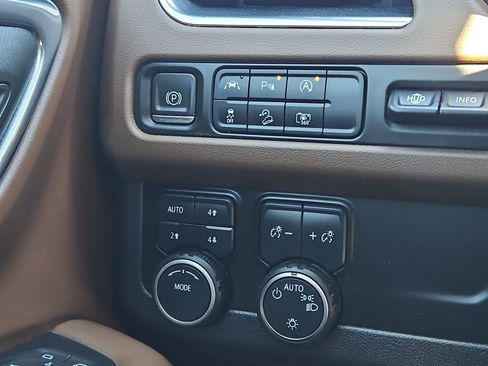 Used 2023 Chevrolet Tahoe High Country w/ Premium Package 2 image 15