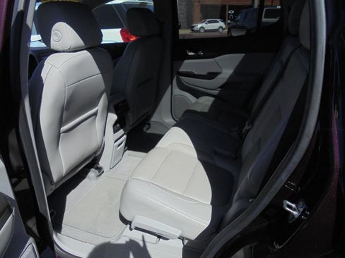 Used 2018 GMC Acadia SLT image 13