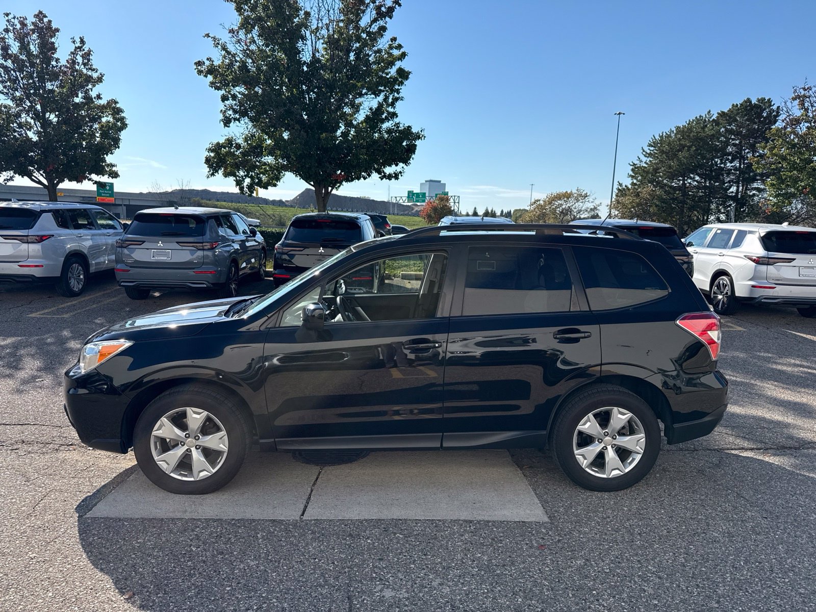 Used 2015 Subaru Forester 2.5i Premium w/ All-Weather Package AWD/4WD image 3
