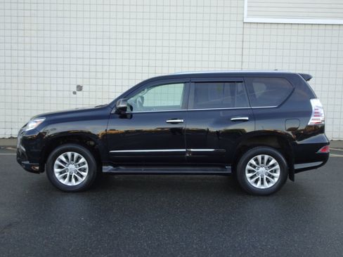 Used 2016 Lexus GX 460 image 4