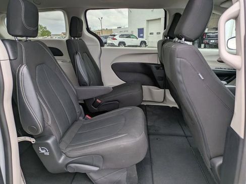 Used 2023 Chrysler Voyager LX FWD image 23