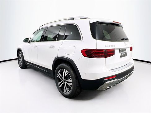 New 2026 Mercedes-Benz GLB 250 4MATIC image 5