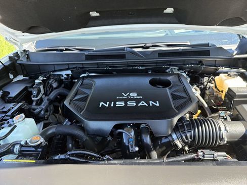 Certified 2025 Nissan Armada Platinum Reserve AWD/4WD image 18