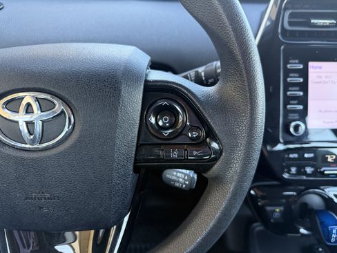 Used 2022 Toyota Prius LE AWD/4WD image 13