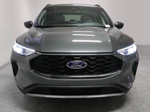 Used 2025 Ford Escape ST-Line AWD/4WD image 2