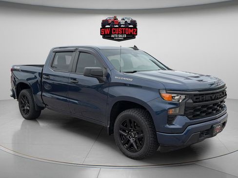Used 2022 Chevrolet Silverado 1500 Custom AWD/4WD image 1