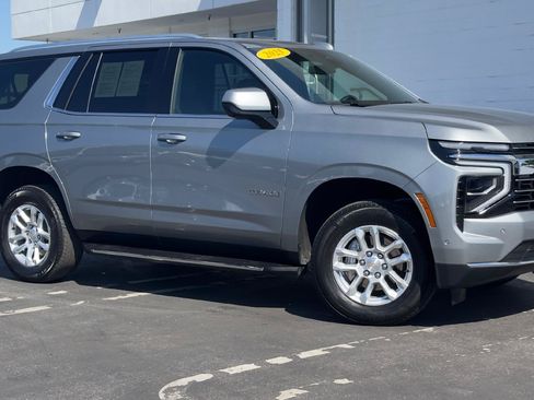Used 2025 Chevrolet Tahoe LT AWD/4WD image 2
