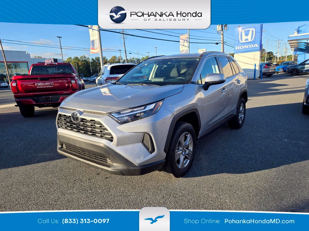 Used 2025 Toyota RAV4 XLE FWD image 1