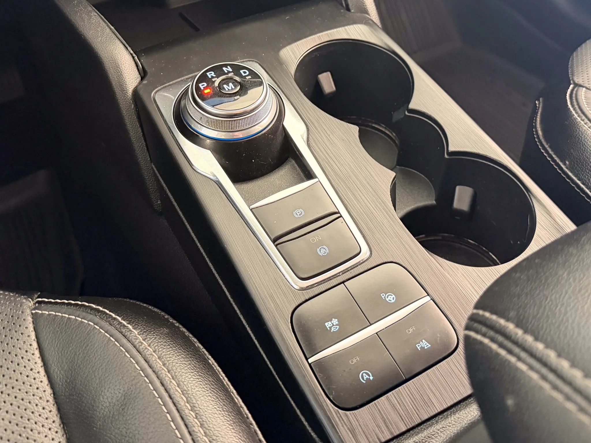 Used 2020 Ford Escape Titanium AWD/4WD image 31