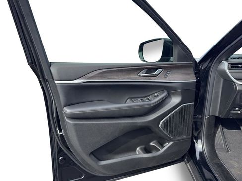 New 2026 Jeep Grand Cherokee Limited AWD/4WD image 13