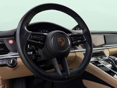 Used 2023 Porsche Panamera 4 Platinum Edition image 6