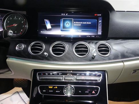 Used 2017 Mercedes-Benz E 300 4MATIC image 37