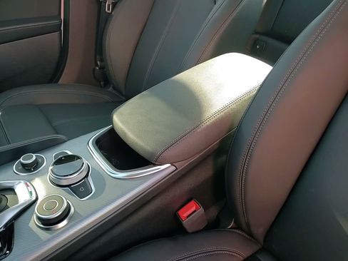 New 2025 Alfa Romeo Giulia AWD image 33