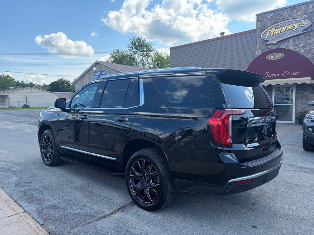 Used 2024 GMC Yukon SLT w/ SLT Luxury Package AWD/4WD image 5