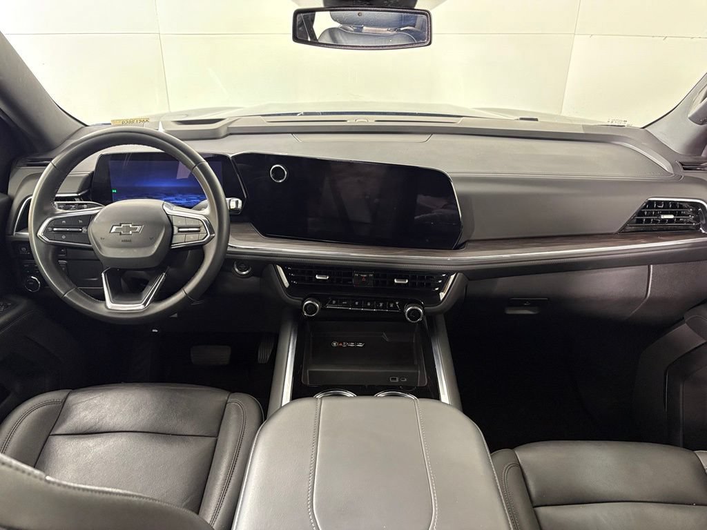 Used 2025 Chevrolet Suburban Z71 AWD/4WD image 40