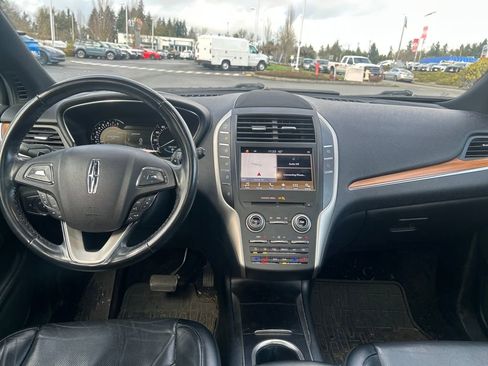 Used 2017 Lincoln MKC Reserve image 6