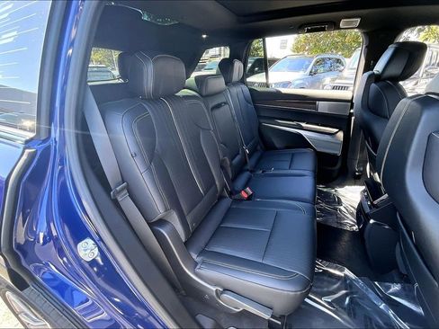 New 2026 Cadillac Vistiq Sport image 32