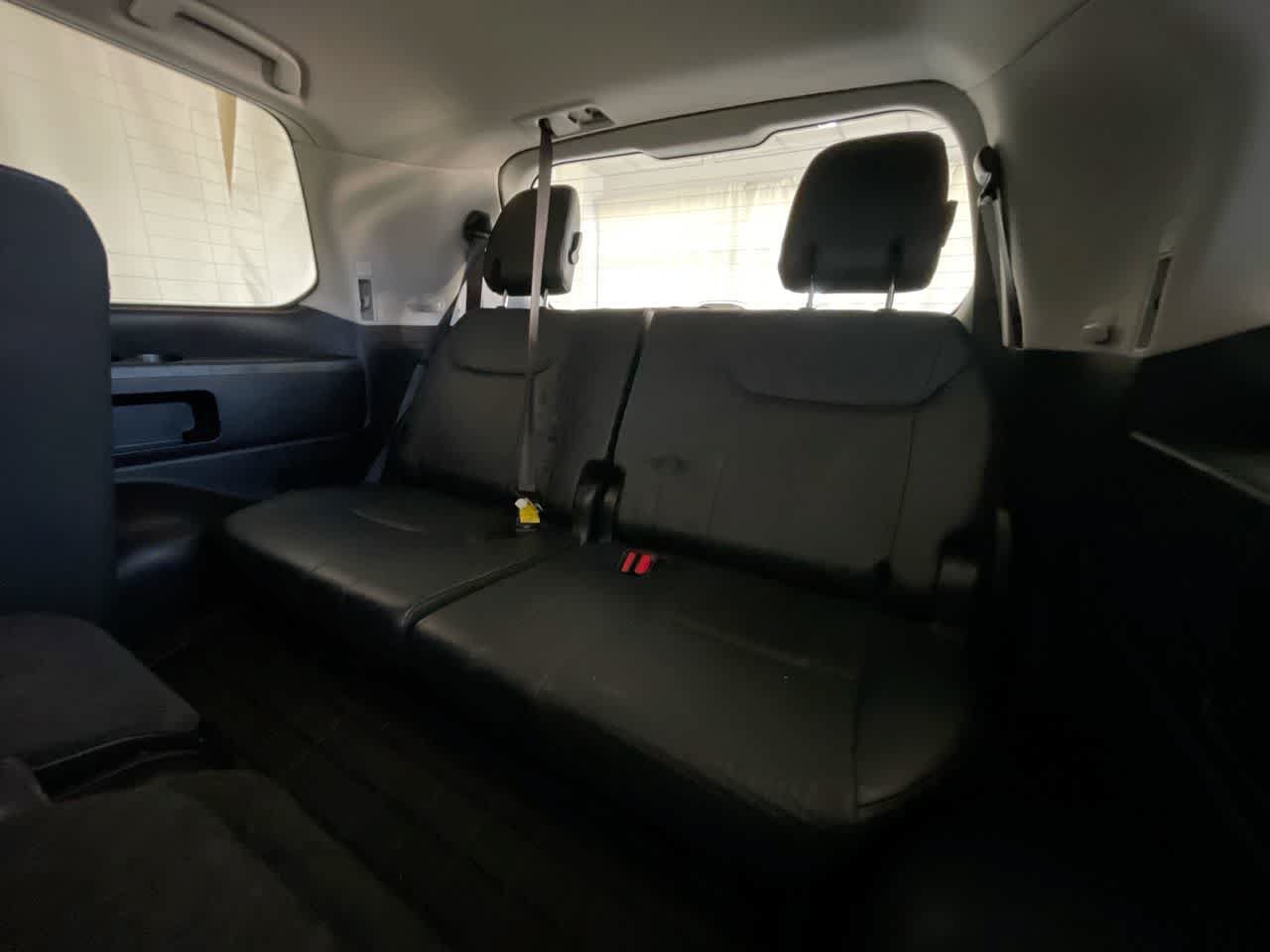 Used 2017 Lexus LX 570 4WD w/ Luxury Package image 24