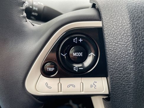 Used 2017 Toyota Prius Prime Premium image 42