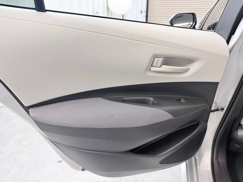 Used 2022 Toyota Corolla LE FWD image 27