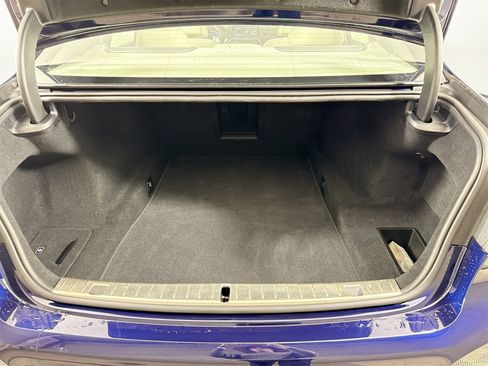 Used 2022 BMW ALPINA B7 xDrive image 27