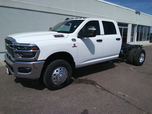 New 2026 RAM 3500 Tradesman w/ Chrome Appearance Group image 2