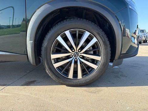 Used 2023 Nissan Pathfinder Platinum AWD/4WD image 14