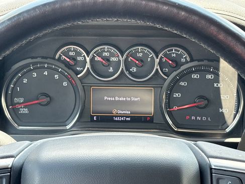 Used 2020 Chevrolet Silverado 1500 LTZ w/ LTZ Premium Package AWD/4WD image 18