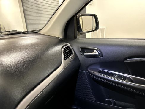 Used 2020 Dodge Journey Crossroad image 39