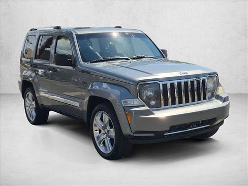 Used 2012 Jeep Liberty Limited Jet w/ Comfort/Convenience Group AWD/4WD image 3