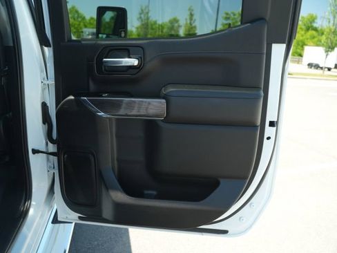 Used 2021 Chevrolet Silverado 1500 LTZ w/ Technology Package AWD/4WD image 23