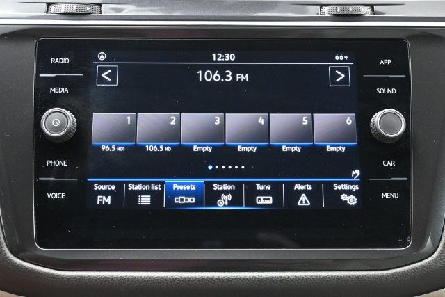 Used 2022 Volkswagen Tiguan SE R-Line FWD image 19