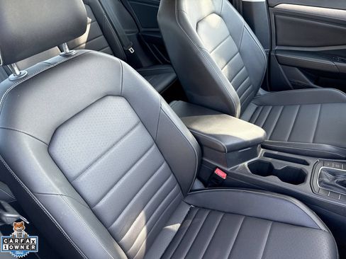 Used 2024 Volkswagen Jetta SE w/ Panoramic Sunroof Package FWD image 26
