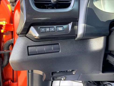 Used 2020 Lexus UX 200 w/ Premium Package image 32