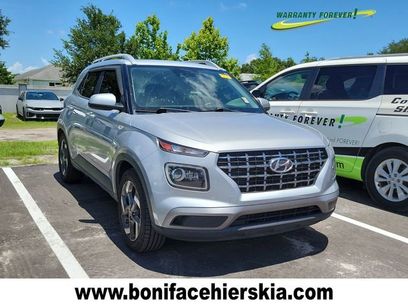 Used 2020 Hyundai Venue SEL w/ Convenience + Premium Package