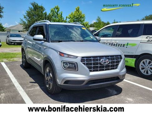 Used 2020 Hyundai Venue SEL w/ Convenience + Premium Package FWD image 1